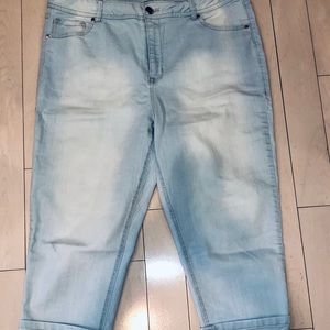 Capri Jeans